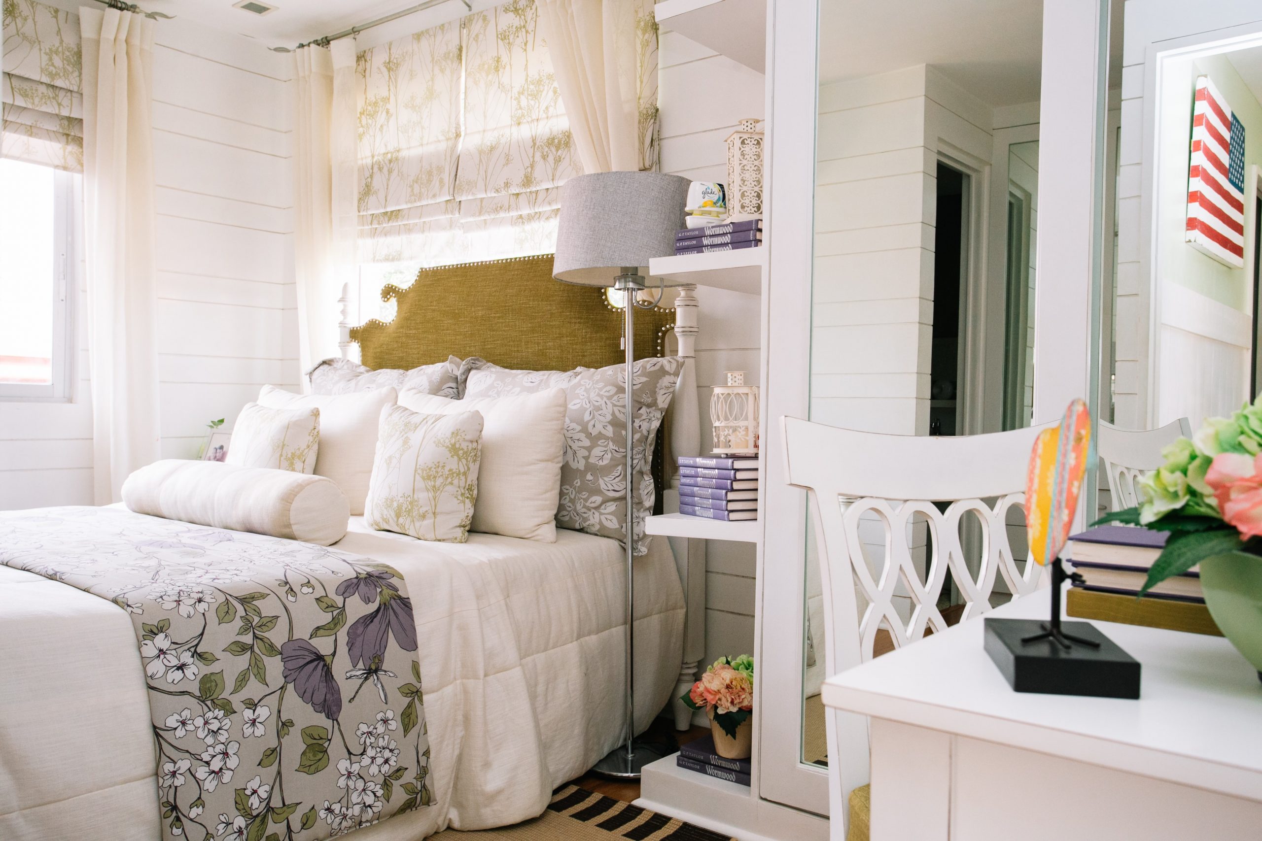 2022 Mature Teenage Girl Bedroom Ideas: Dreamy Spaces She'll Surely Love
