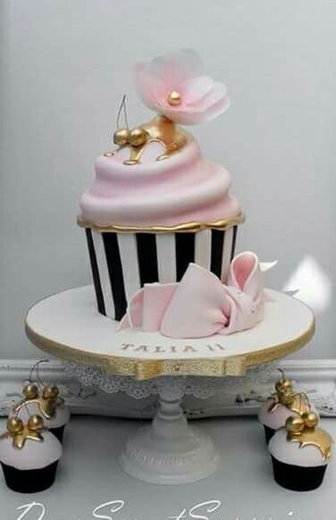 #pinkcakes, #pinkcake, #pinkandgoldcake