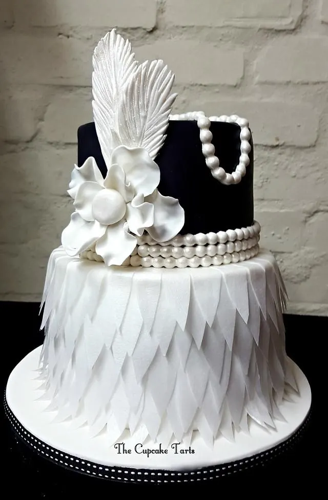 1920s gatsby inspired black cake