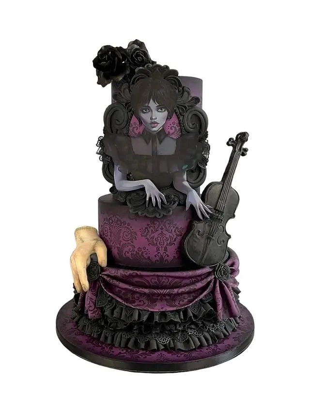 Wednesday Addams Cake #blackcake #gothcake #addamsfamily #wednesdayaddamsparty