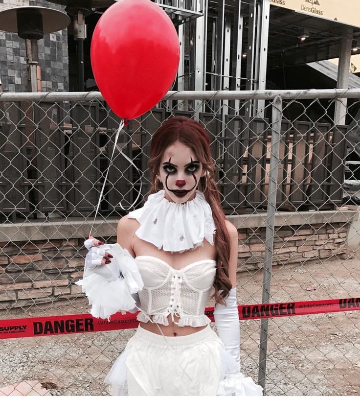 Female It costume, Pennywise