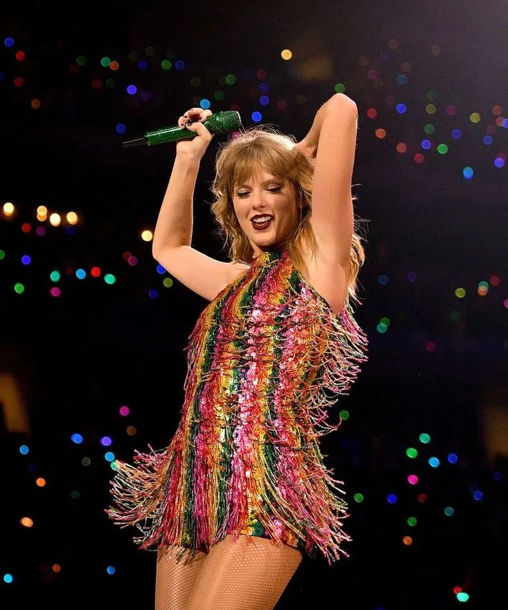 Taylor Swift costume idea, Reputation rainbow flapper dress