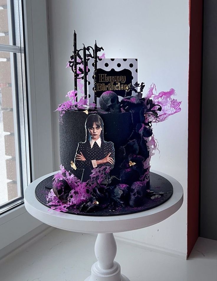 Wednesday Addams Cake #blackcake #gothcake #addamsfamily #wednesdayaddamsparty