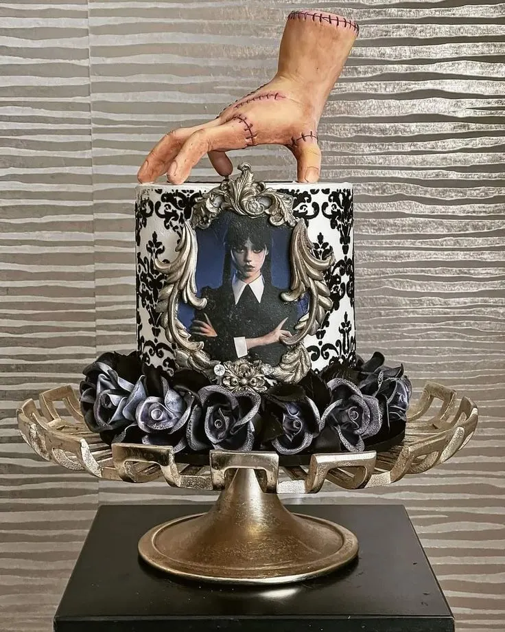 Wednesday Addams Cake #blackcake #gothcake #addamsfamily #wednesdayaddamsparty