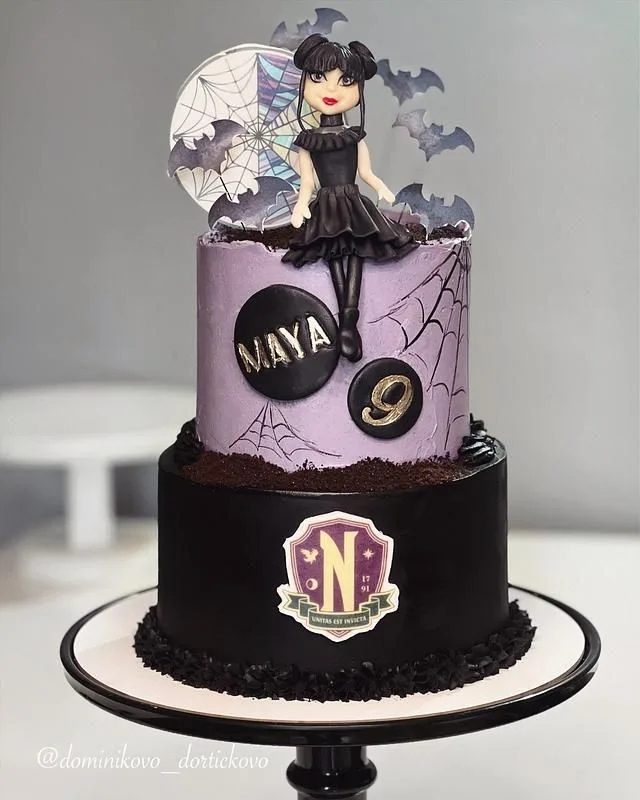 Wednesday Addams Cake #blackcake #gothcake #addamsfamily #wednesdayaddamsparty