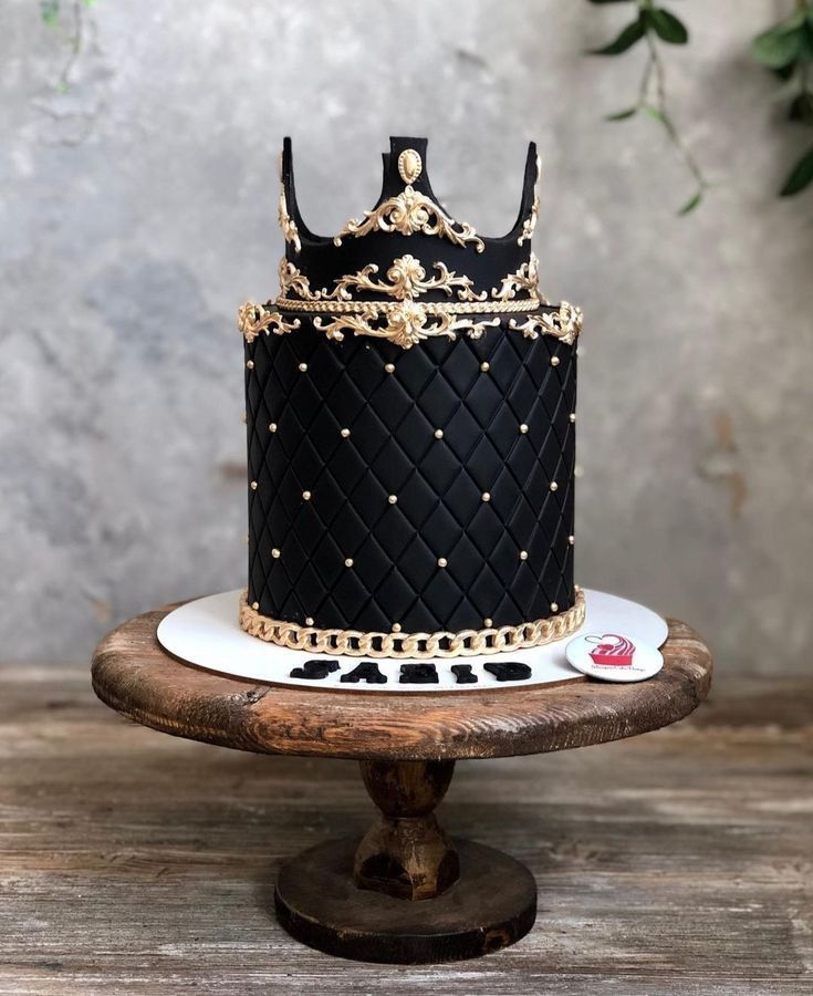 black and gold cakes