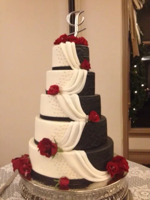 black and red wedding cake