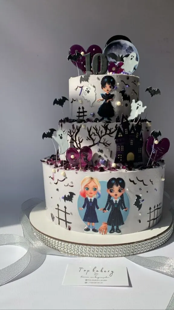 Wednesday Addams Cake #blackcake #gothcake #addamsfamily #wednesdayaddamsparty