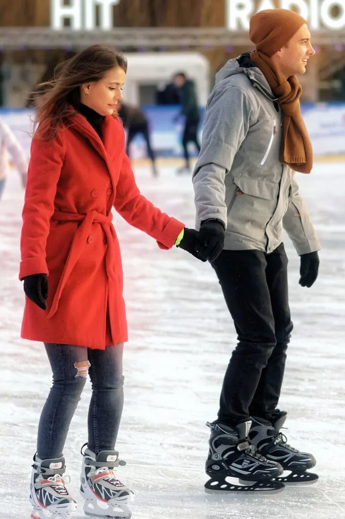 date ideas for teenagers, teens ice skating