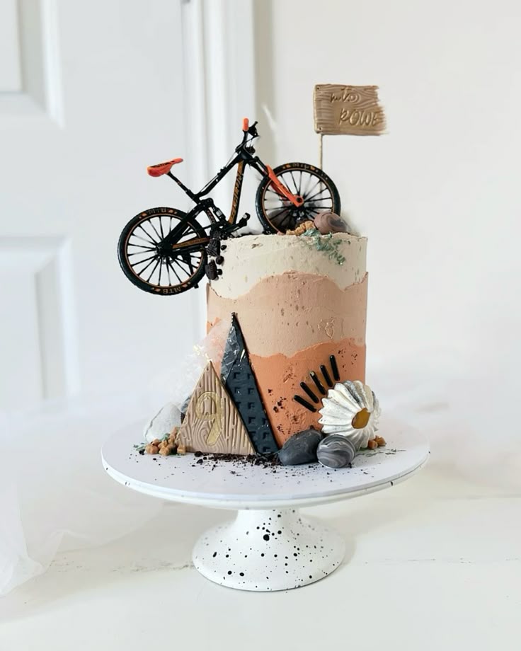 Mountain bike cake
