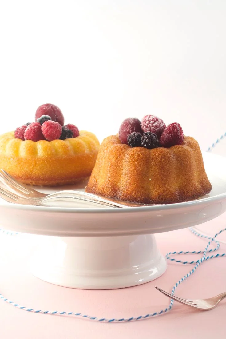 mini berry bundt cake