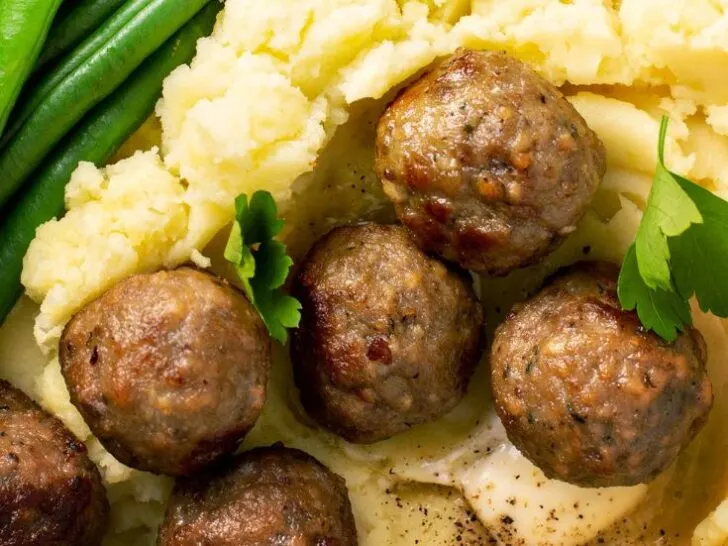 Yummy comfort food Meatballs, Mashed Potatoes and Green Beans